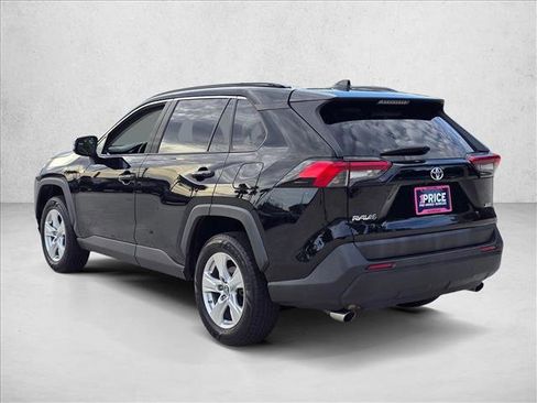 Used 2019 Toyota RAV4 XLE FWD image 7