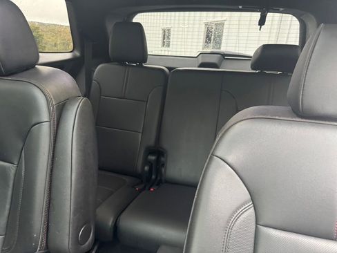 Used 2023 Chevrolet Traverse RS image 11