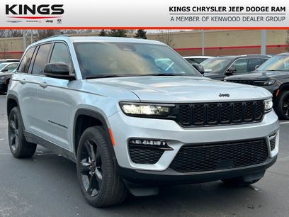 New 2025 Jeep Grand Cherokee Limited w/ Black Appearance Package