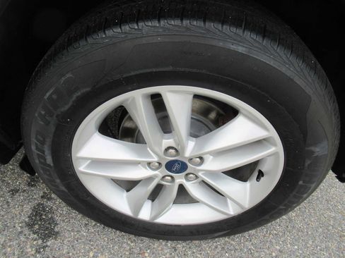 Used 2016 Ford Edge SEL w/ Equipment Group 201A AWD/4WD image 9