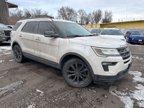 Used 2018 Ford Explorer XLT w/ Equipment Group 202A image 1