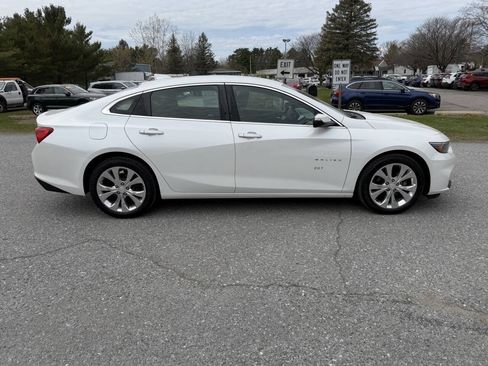 Used 2017 Chevrolet Malibu Premier w/ Driver Confidence Package FWD image 6
