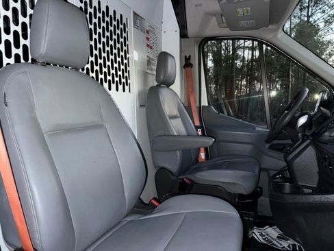 Used 2019 Ford Transit 150 148 Medium Roof image 18