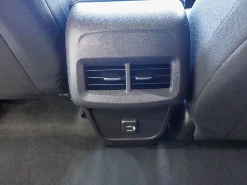 Used 2024 Chevrolet Equinox LT image 26