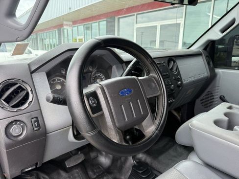 Used 2015 Ford F550 4x4 Regular Cab Super Duty image 23