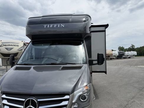 Used 2018 Mercedes-Benz Sprinter 3500 image 38
