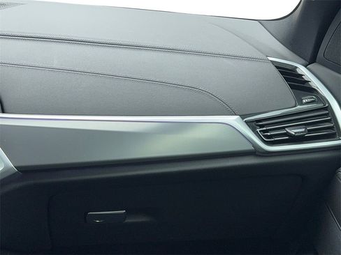 Used 2022 BMW X5 xDrive40i w/ Parking Assistance Package image 19