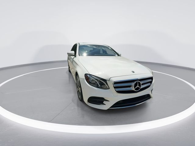 Used 2018 Mercedes-Benz E 300 4MATIC image 2