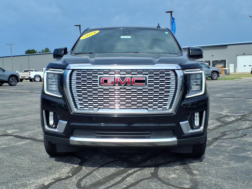 Used 2021 GMC Yukon XL Denali w/ Denali Premium Package AWD/4WD image 2