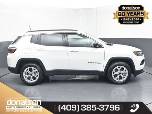 New 2026 Jeep Compass Latitude image 2