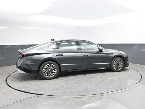 Used 2025 Hyundai Sonata SEL FWD image 8