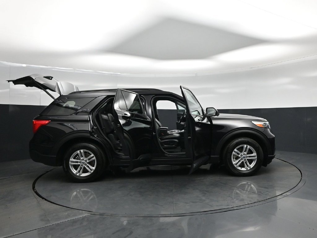 Certified 2023 Ford Explorer XLT w/ Equipment Group 202A RWD image 5