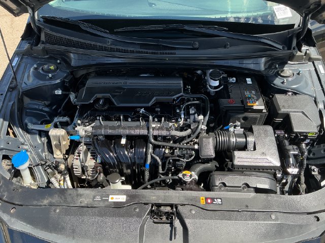 Used 2025 Hyundai Elantra SEL FWD image 19