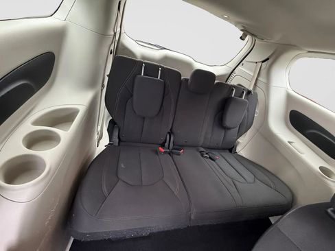 Used 2018 Chrysler Pacifica Touring Plus w/ Tire & Wheel Group image 20