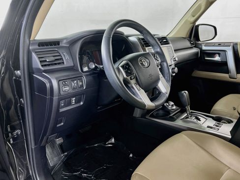 Used 2021 Toyota 4Runner SR5 Premium w/ Moonroof Package AWD/4WD image 9