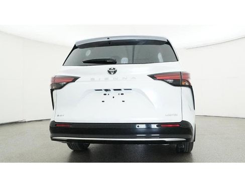 New 2026 Toyota Sienna Limited image 23