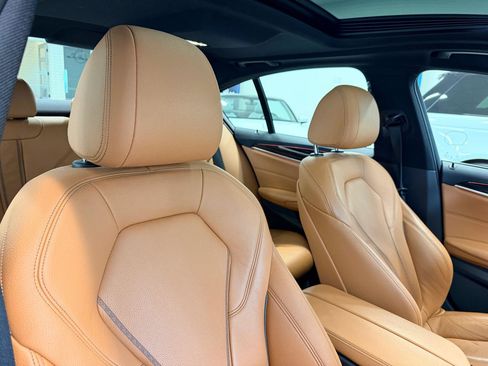 Used 2019 BMW 530i w/ Premium Package RWD image 28