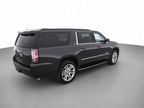 Used 2018 GMC Yukon XL SLT w/ Premium Edition AWD/4WD image 5