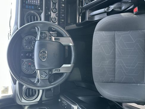 Used 2018 Toyota Tacoma TRD Sport w/ Technology Package image 37