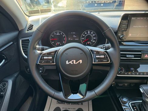 Used 2023 Kia Seltos S image 15
