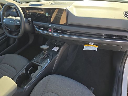 New 2025 Kia K4 EX image 13