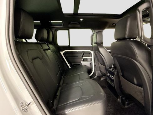 Used 2024 Land Rover Defender 110 SE AWD/4WD image 15