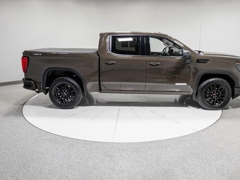 Used 2024 GMC Sierra 1500 Elevation image 28