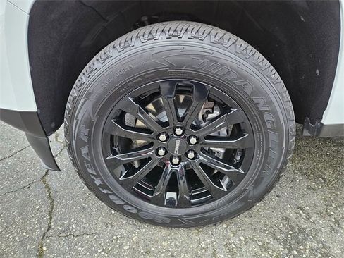 Used 2022 GMC Canyon Elevation w/ Elevation Premium Package image 8