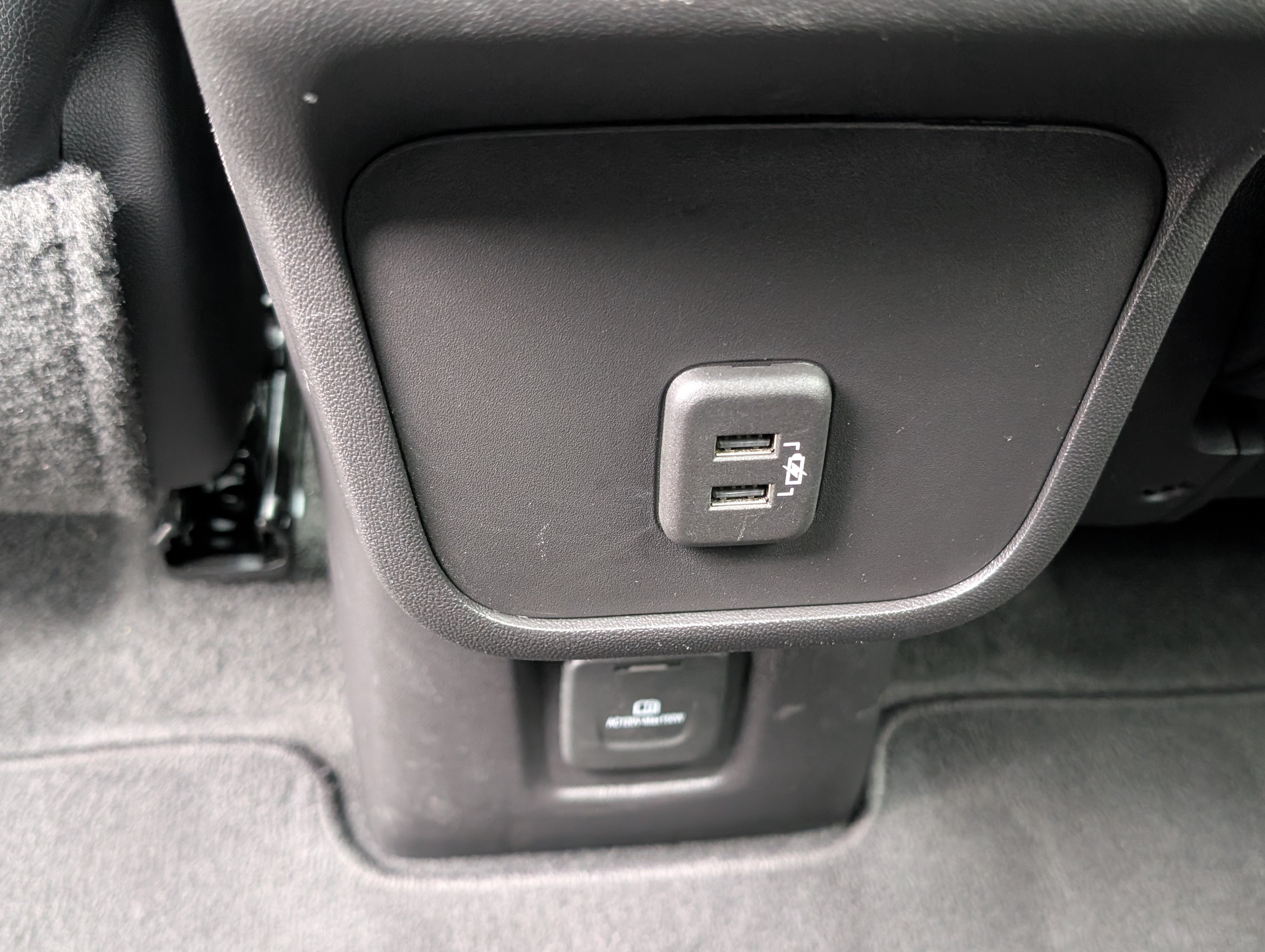 Used 2024 GMC Terrain SLT AWD/4WD image 17