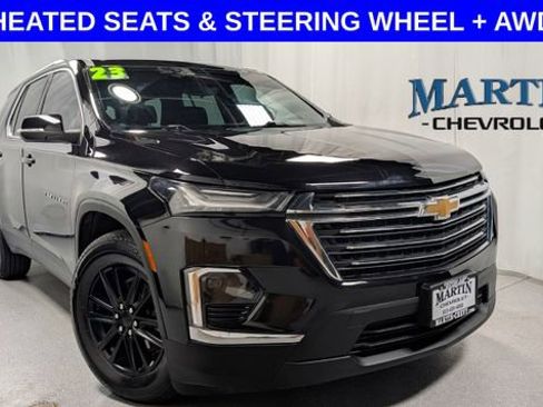 Used 2023 Chevrolet Traverse LT image 1