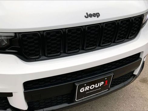 Used 2024 Jeep Grand Cherokee L Laredo image 56