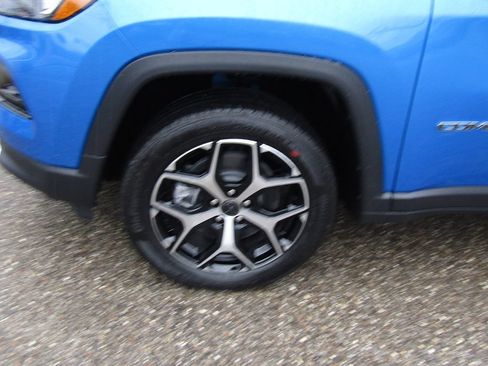 New 2026 Jeep Compass Limited AWD/4WD image 3