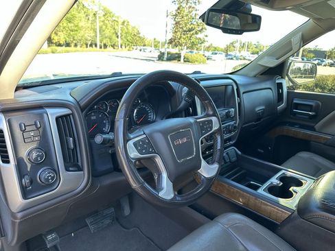 Used 2018 GMC Sierra 1500 SLT image 11