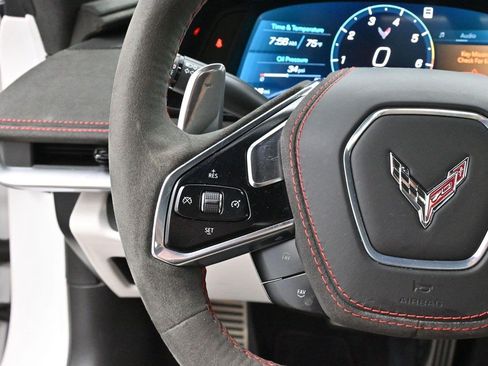 Used 2023 Chevrolet Corvette Stingray Premium Conv w/ Z51 Performance Package RWD image 19