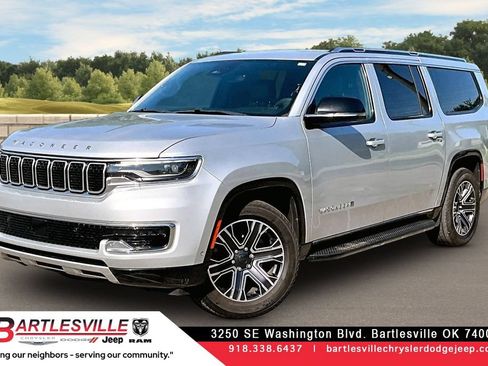 Used 2024 Jeep Wagoneer L Series II w/ Flexible Seating Group AWD/4WD image 1