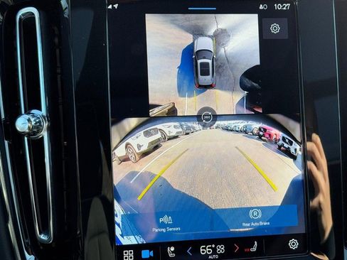 Certified 2025 Volvo XC40 B5 Plus image 21