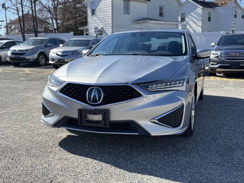 Used 2019 Acura ILX image 2