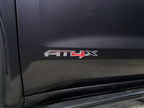 Used 2022 GMC Sierra 1500 AT4X image 19