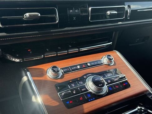 Used 2020 Lincoln Aviator Reserve w/ Equipment Group 201A AWD/4WD image 18