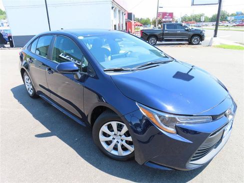 Used 2026 Toyota Corolla LE FWD image 5