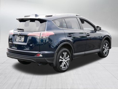 Used 2018 Toyota RAV4 LE w/ Carpet Mat Package FWD image 7