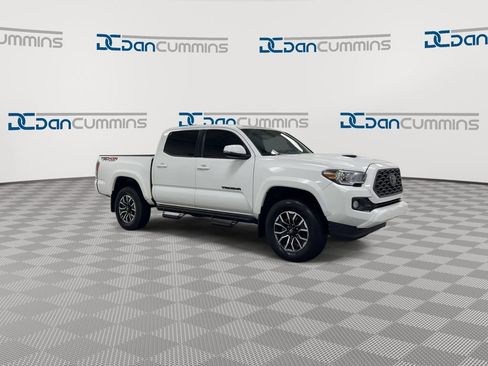 Used 2023 Toyota Tacoma TRD Sport AWD/4WD image 2