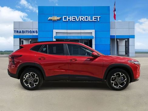 New 2026 Chevrolet Trax LT w/ Driver Confidence Package FWD image 10