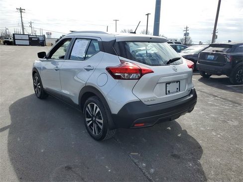 Used 2018 Nissan Kicks SV image 5