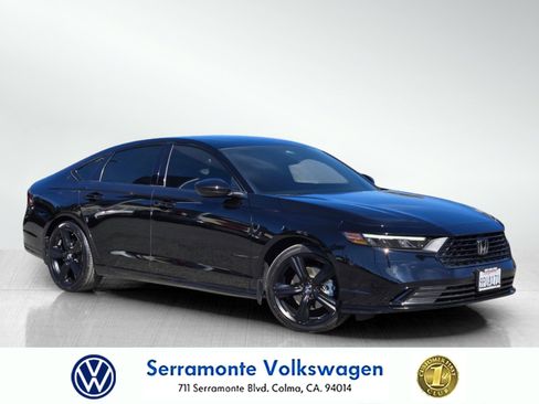 Used 2025 Honda Accord Sport image 1