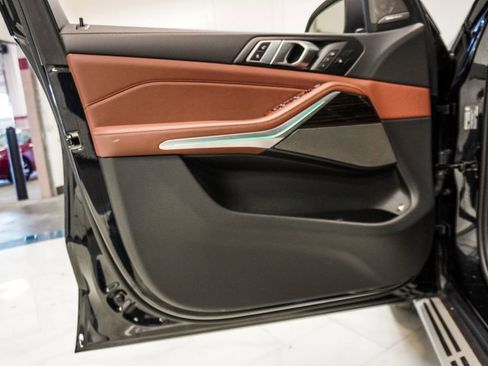 Used 2025 BMW X5 xDrive50e image 21