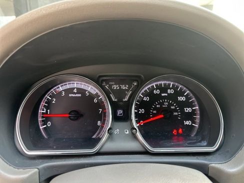 Used 2015 Nissan Versa SV image 6