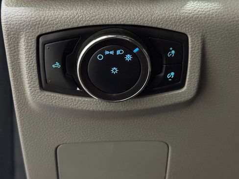 Used 2018 Ford F250 XL w/ Power Equipment Group image 8