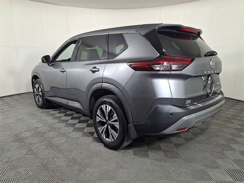Used 2021 Nissan Rogue SV image 8