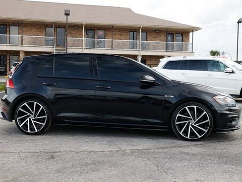 Used 2018 Volkswagen Golf R 4-Door image 18